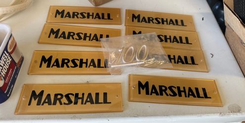 Guitar amplifier grill logos