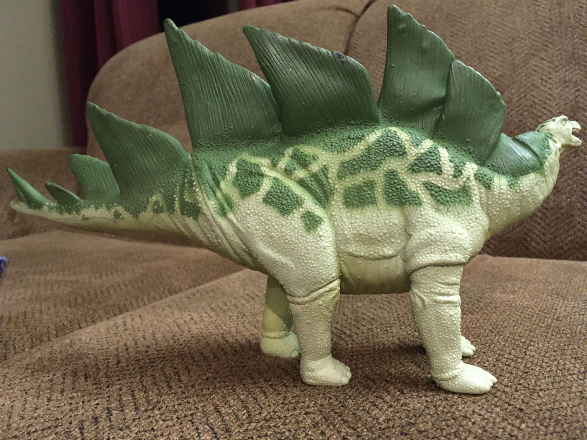 Vintage Kenner 1993 Jurassic Park JP07 Stegosaurus Action Figure