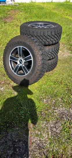 LT275/70/R18 Rims and Tires