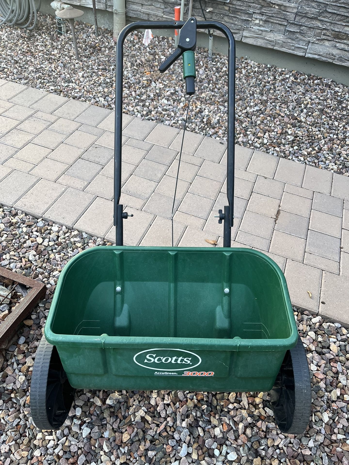 Scott’s Drop Spreader