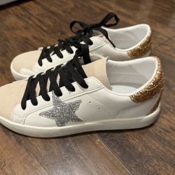 womens size 10 star sneakers 