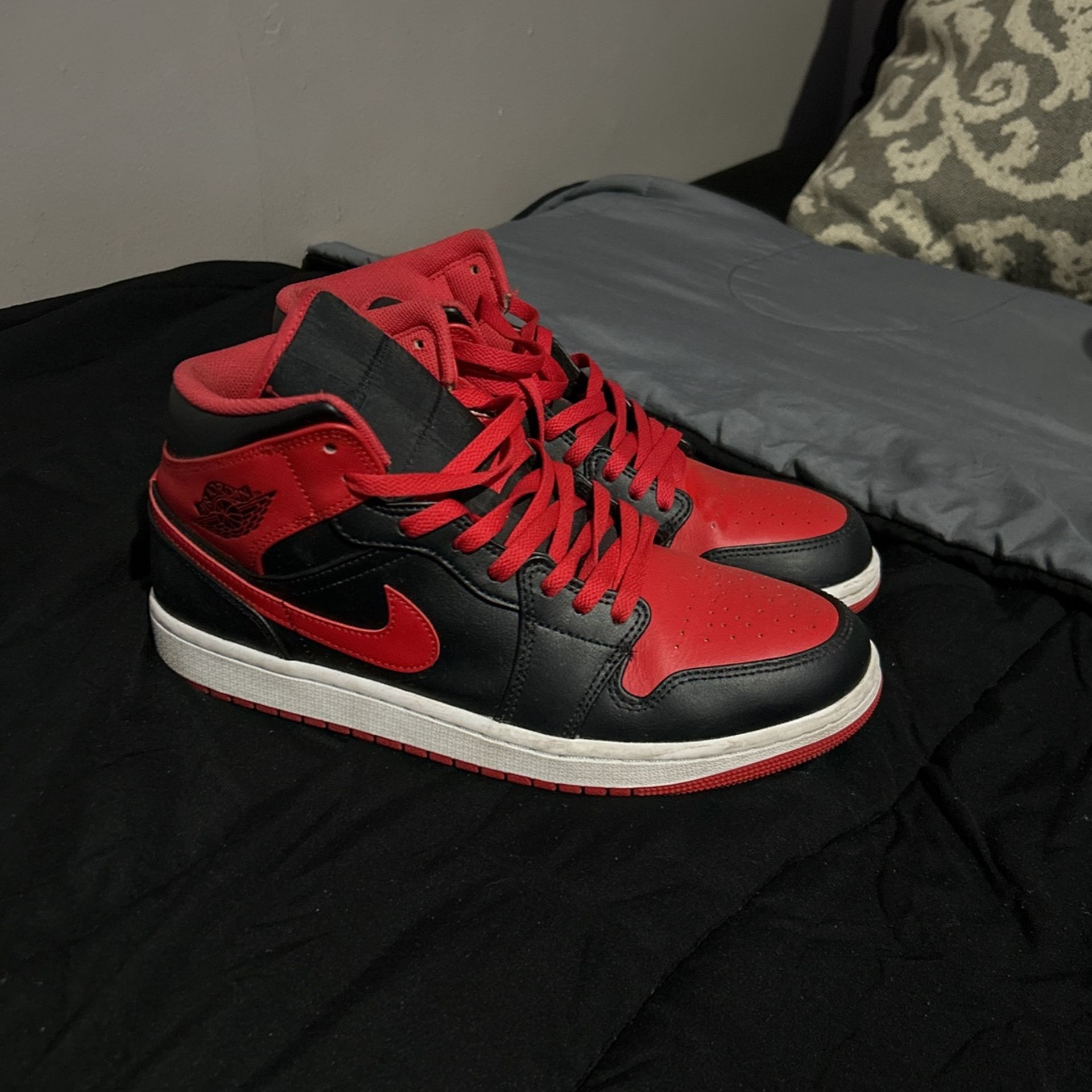 jordan 1s size 10