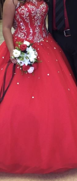 Red quinceañera dress used