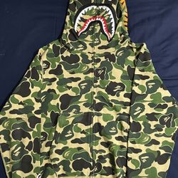 Bape hoodie size M