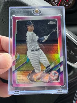 Aaron Judge Topps Chrome Pink Refractor Baseball Card