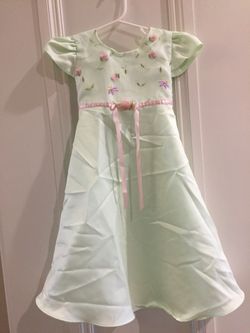 Girls Light Green Dress With Flowers 4t