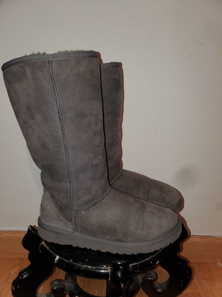 UGG Boots Classic Tall Size 7.5 - 8