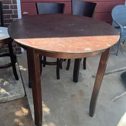 Round  Dining Table With Chairs