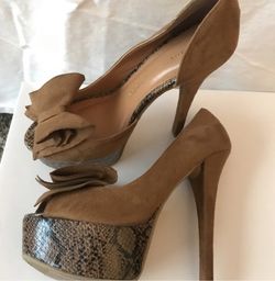 Heels With Bow - Chinese Laundry