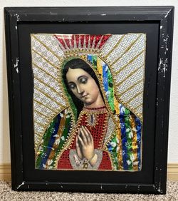 Cuadro de Virgen de Guadalupe Hecha a Mano a base de Hilo, Clavos, Tela y Papel 
