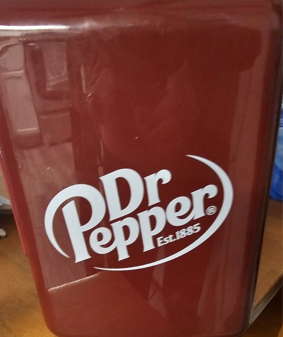 Dr. Pepper 6 Can Fridge