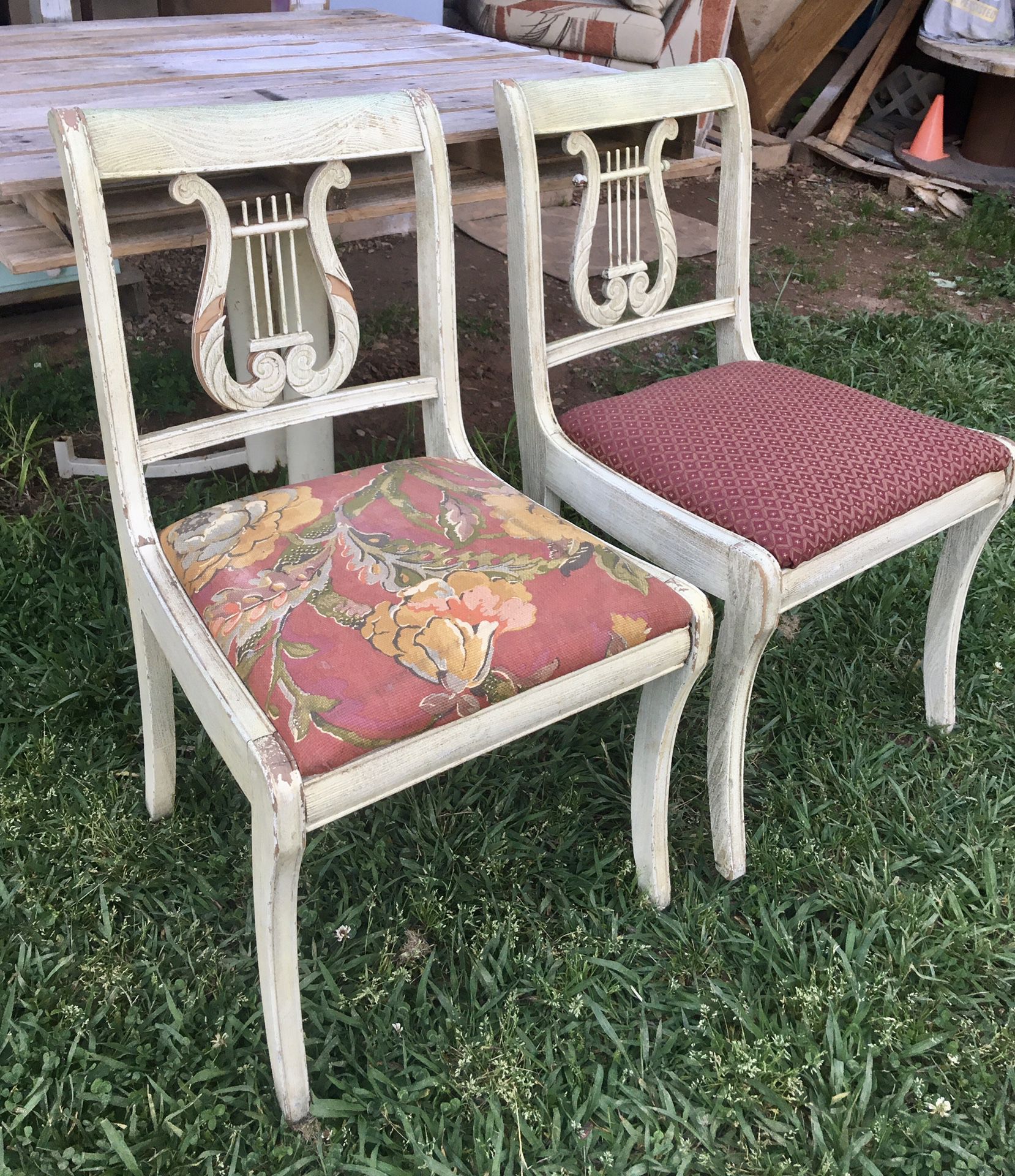 Charming Set Antique Dining Chairs!