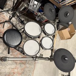 Simmons SD1200 Electric Drum Set and Amp