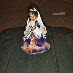 Jasmine Figure Bell