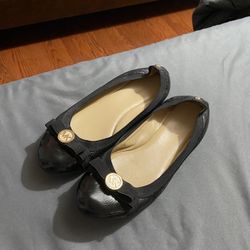 MICHAEL KORS WOMENS BLACK FLATS SIZE 7