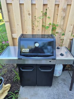 Weber spirit 2 burner, propane grill. $75 OBO