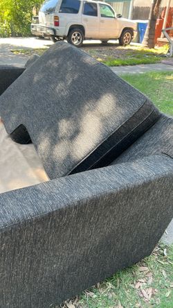 Free couch need gone today