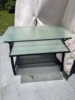 Computer Desk (Metal & Glass) 39”1/2W x 23”1/2D x 28”H Good Condition $40 Firm on Price