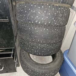 4 Snow Tires