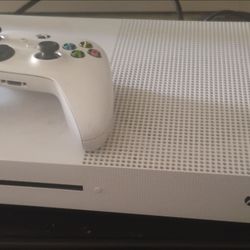Xbox one console everything works comes with controller no games