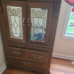 DRESSERS FREE