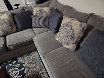 Broyhill Sectional Light Gray Couch