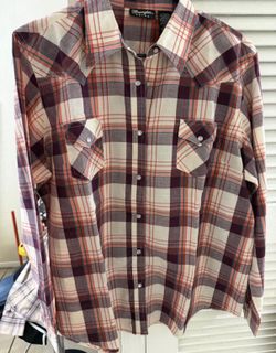 Women's XL Wrangler Retro Button Shirt like new (will fit a large)