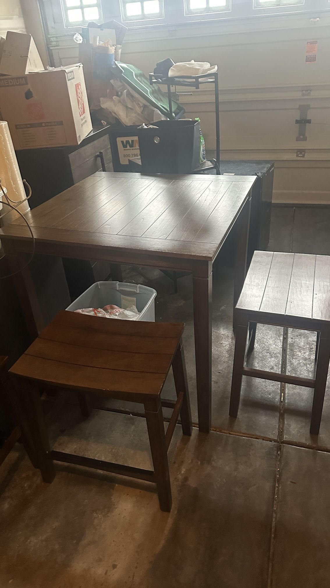 Table With 4 Bench Stools