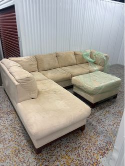 Sectional couches 3 pieces in Good condition