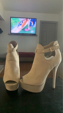 Just fab 6 inch platform peep toe boots size 8 1/2