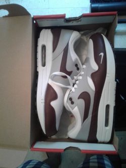Nike AIR MAX 1 PRM size 10 Barely Used