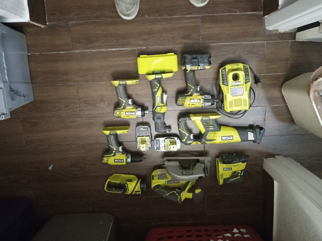 Ryobi 8 Piece Combo Kit With Charger And 2 18 Volt Batteries With Bag