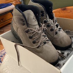 Nevados Hiking Shoes