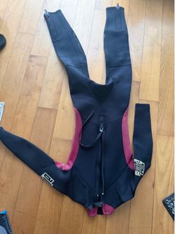 Kids wet suit size 8/9