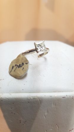 Princess cut engagement ring