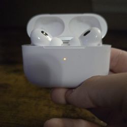 Apple AirPods (2nd Gen) with Charging Case – Noise Canceling| Great Sound & Battery Life