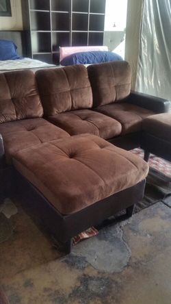 Two tone chocolate microfiber sofa chaise sectional for tighter space