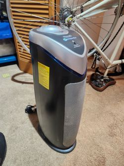 GermGuardian AC4825 HEPA PURE™ 22" Tower Air Purifier (3-speed 3-stage UV-C filtration, black