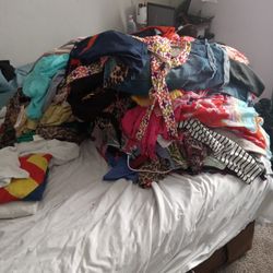 Huge Bundle Of Women's Clothes szS/m