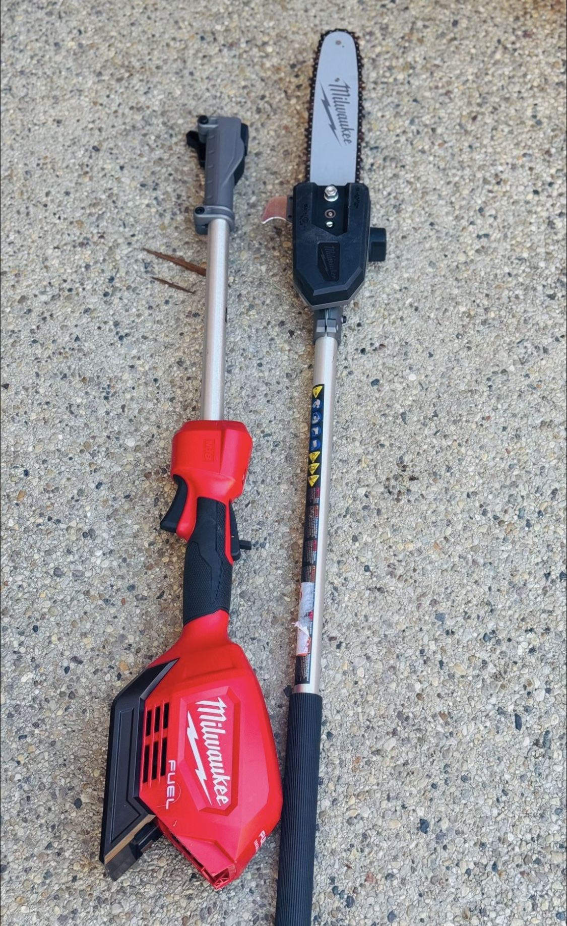 Milwaukee M18 FUEL 18V Brushless Cordless Battery Powered QUIK LOK Power Head with Pole Saw Attachment