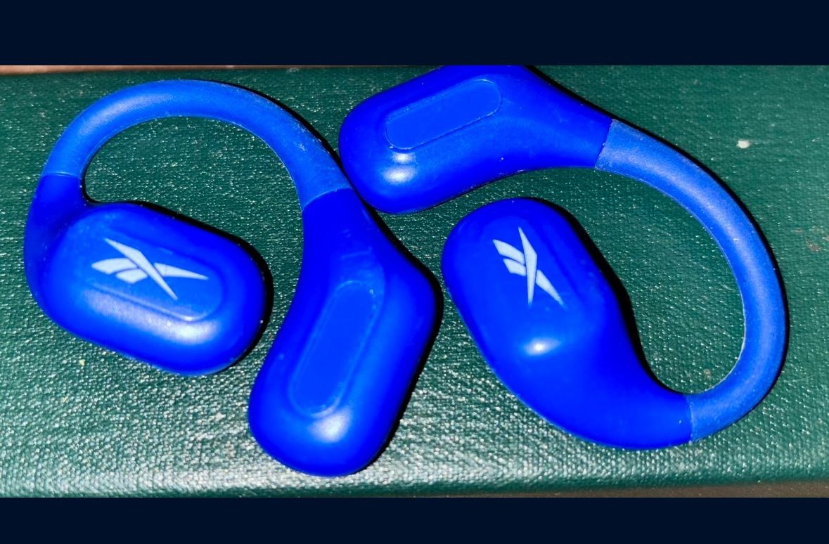 Rebook Ear Buds