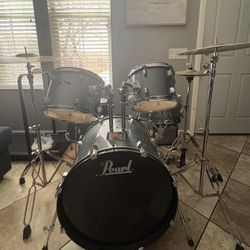 Pearl Roadshow Drum Set 