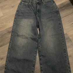 Baggy jeans