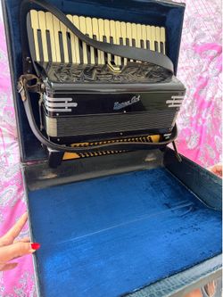 Vintage Beaux Art Accordion