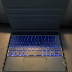 Smart Folio Cover with Pencil Holder, Rechargeable, Magnetic Wireless Keyboard