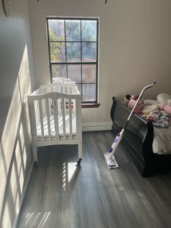 Baby mini crib