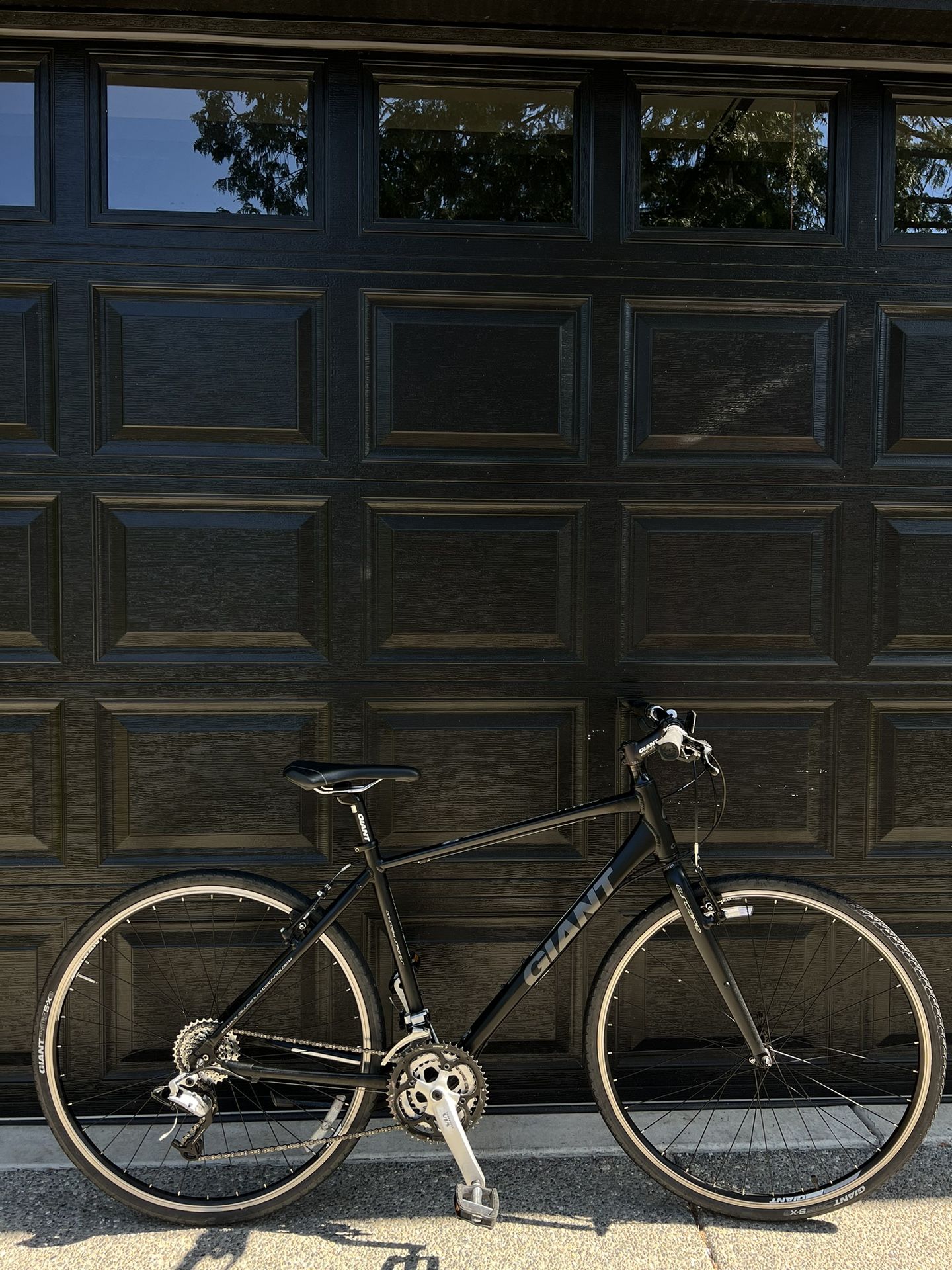 Giant 2 ercape Hybrid Bike