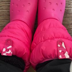 BNWT The Ones I Have On Are Mine Not The Ones For Sale But They’re Identical Croc Hot Pink Snow Boots Rain Boots, Winter Boots, Size J6