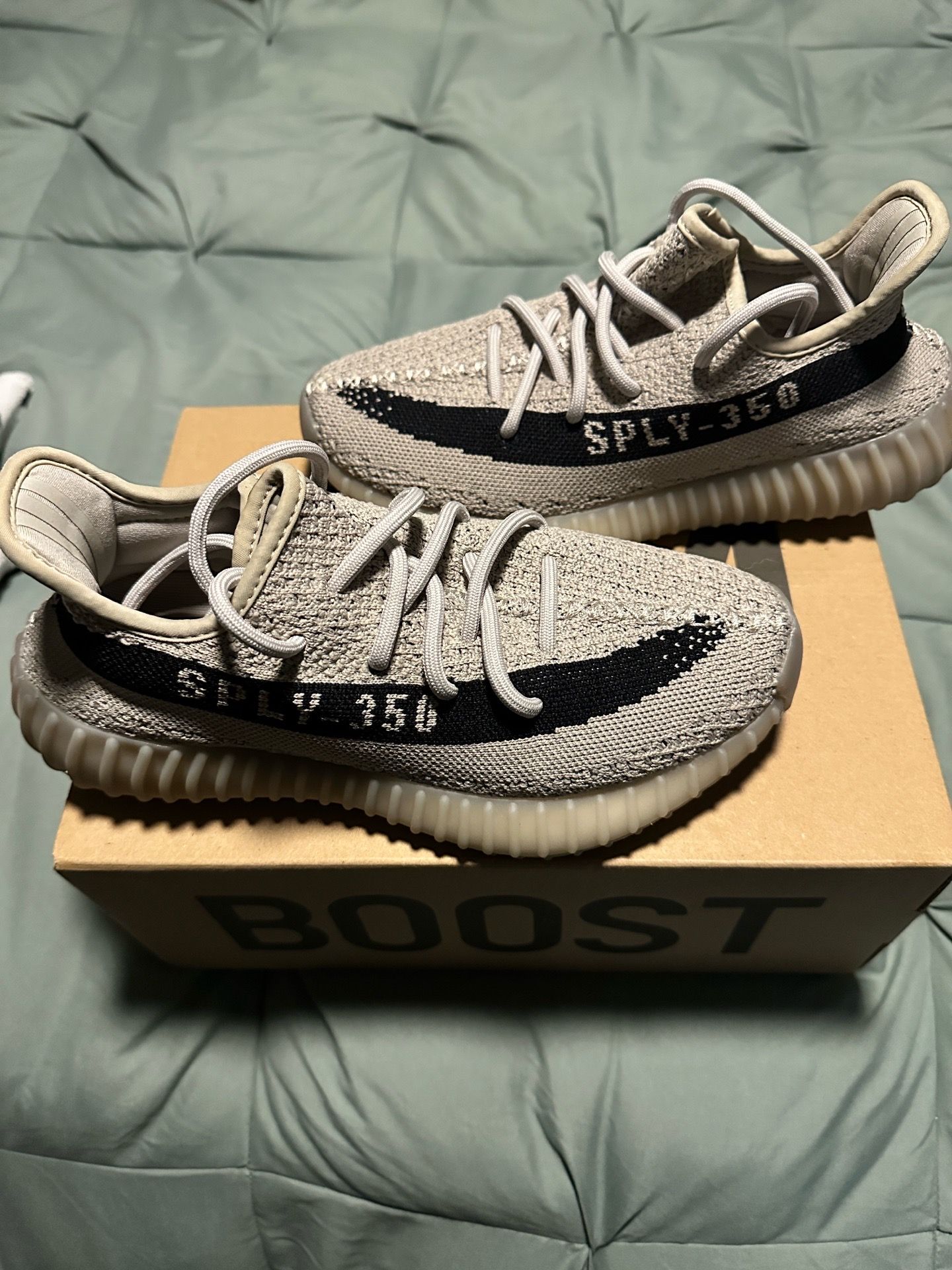 Yeezy shoes size 5 M