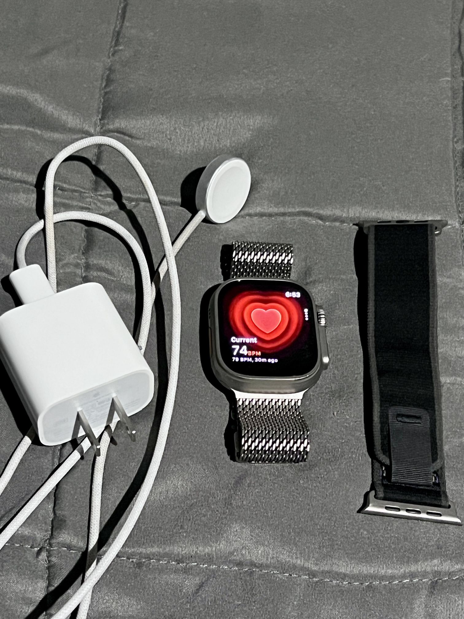 Apple Watch Ultra 2 49 mm Natural Titanium + Trail Loop S/M + Official Apple Titanium Milanese Loop